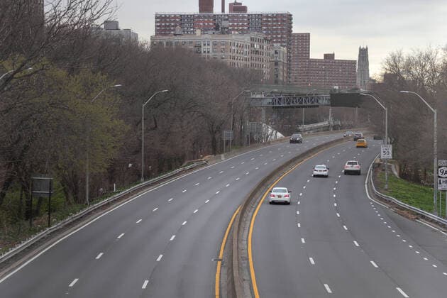 April 4, 2020, New York, New York, United States: Henry Hudson Pkwy Expressway in New York City in the United States this Saturday, 04. New York City is the epicenter of the Coronavirus pandemic New York United States - ZUMAv122 20200404_zap_v122_021 Copyright: xWilliamxVolcovx