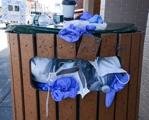 April 4, 2020, New York Brooklyn: Garbage full used of masks and gloves outside the Wyckoff Heights Medical Center in Brooklyn. 04 04 20 New York Brooklyn. New York Brooklyn - ZUMAs252 20200404_znp_s252_007 Copyright: xMarcusxSantosx