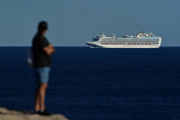 AUSTRALIA CORONAVIRUS COVID-19, The cruise ship the ruby Princess sits of coast of Sydney, Sunday, April 5, 2020. A number of passengers from the Ruby Princess have died in due to the Coronavirus and a number of crew have been taken off and hospitalised. ( NO ARCHIVING, EDITORIAL USE ONLY, NO USE IN BOOKS WITHOUT CONSENT SYDNEY NSW AUSTRALIA  Copyright: xJOELxCARRETTx 20200405001461866884
