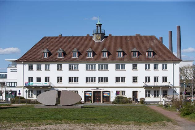 04.04.2020, xtgx, Auswirkungen des Corona Virus in Wolfsburg, Fachhochschule Ostfalia Wolfsburg Wolfsburg