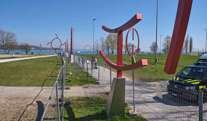 Konstanz, doppelter Grenzzaun zur Schweiz auf Klein Venedig, Kunstgrenze
