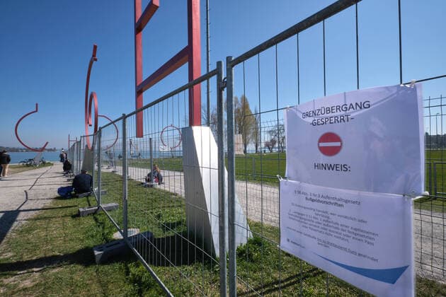 Konstanz, doppelter Grenzzaun zur Schweiz auf Klein Venedig, Kunstgrenze