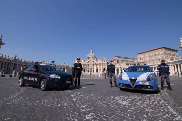 Palm Sunday in St. Peter s Square during CoVID-19 Palm Sunday in St. Peter s Square in Rome in this lockdown period due to the Covid-19 pandemic Roma Italy Copyright: MatteoxNardone