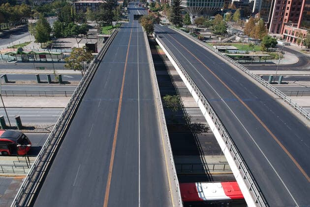 Santiago, April 5, 2020 Views of the eastern part of Santiago during the global coronavirus pandemic Marcelo Hernandez Aton Chile, Santiago Chile Aton 409941  Copyright: MARCELOxHERNANDEZ ATONxCHILE