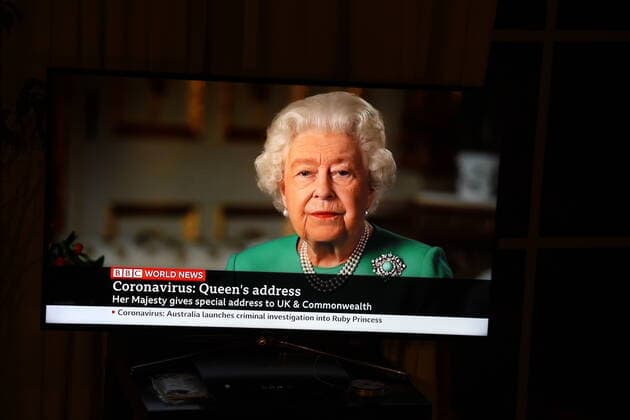 Coronavirus in Großbritannien, Queen Elizabeth II. Fernsehansprache Coronavirus: Fernsehansprache Königin Elizabeth II, BBC World News