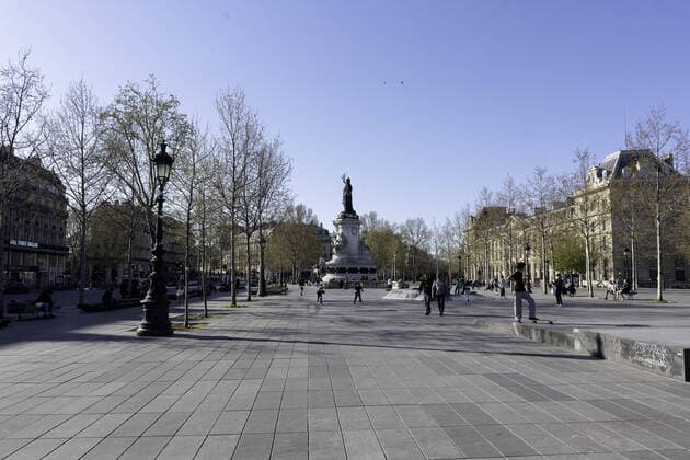 Coronavirus in Frankreich, Eindrücke aus Paris April 5, 2020, Paris, France: (INT) Paris amid Coronavirus. April 5,2020,Paris,France:Little movement in the streets of Paris,capital of France, this Sunday afternoon (5), due to the isolation imposed by the Coronavirus pandemic...Credit: Thenews2 Paris - ZUMAn293 20200405_znp_n293_027 Copyright: xEricxBrommex