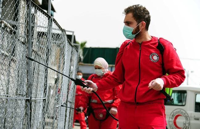 Coronavirus in Syrien, Desinfektionsmaßnahmen in Damaskus (200405) -- DAMASCUS, April 5, 2020 -- Workers disinfect a public area in Damascus, capital of Syria, on April 5, 2020. Three new COVID-19 cases were reported in Syria on Sunday, bringing the total number of confirmed cases to 19, the Health Ministry said in a statement. (Photo by Xinhua) SYRIA-DAMASCUS-COVID19-MEASURES AmmarxSafarjalani 
