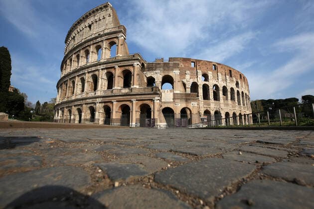 Italy: Rome at the end of 4th week of COVID-19 A view of a empty Colosseum in Rome at the end of fourth week of national lock down against the sprad of the new coronavirus dubbed COVID-19. Roma Italy Italy Copyright: Giuseppex Pino xFama