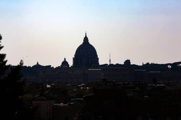 Italy: Rome at the end of 4th week of COVID-19 A view of a Rome skyline with Saint Peter at the center at the end of fourth week of national lock down against the sprad of the new coronavirus dubbed COVID-19. Roma Italy Italy Copyright: Giuseppex Pino xFama