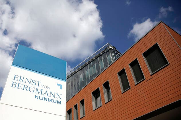 Der Corona-Ausbruch im Ernst von Bergmann Klinikum forderte bisher 12 Todesopfer. Nach einer Häufung von Corona-Infektionsfällen hatte die größte Potsdamer Klinik Hilfe vom Bund geholt. Potsdam, 05.04.2020