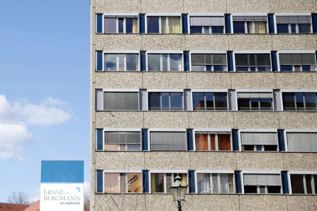 Der Corona-Ausbruch im Ernst von Bergmann Klinikum forderte bisher 12 Todesopfer. Nach einer Häufung von Corona-Infektionsfällen hatte die größte Potsdamer Klinik Hilfe vom Bund geholt. Potsdam, 05.04.2020