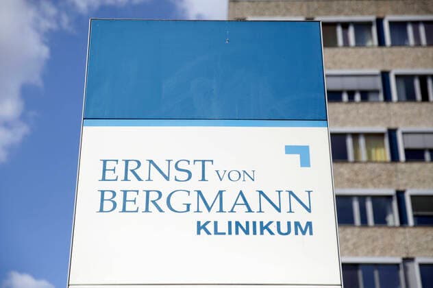 Der Corona-Ausbruch im Ernst von Bergmann Klinikum forderte bisher 12 Todesopfer. Nach einer Häufung von Corona-Infektionsfällen hatte die größte Potsdamer Klinik Hilfe vom Bund geholt. Potsdam, 05.04.2020