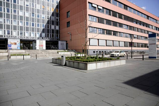 Der Corona-Ausbruch im Ernst von Bergmann Klinikum forderte bisher 12 Todesopfer. Nach einer Häufung von Corona-Infektionsfällen hatte die größte Potsdamer Klinik Hilfe vom Bund geholt. Potsdam, 05.04.2020
