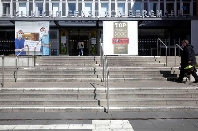 Der Corona-Ausbruch im Ernst von Bergmann Klinikum forderte bisher 12 Todesopfer. Nach einer Häufung von Corona-Infektionsfällen hatte die größte Potsdamer Klinik Hilfe vom Bund geholt. Potsdam, 05.04.2020