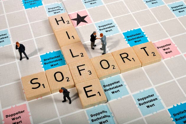 Buchstabenspiel, Symbolbild, Buchstaben bilden das Wort Soforthilfe, Corona-Krise, Deutschland Coronavirus