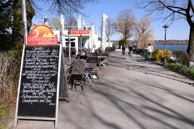 Sonntag am Starnberger See während der Ausgangsbeschränkungen wegen der Corona-Krise. Starnberg, 05.04.2020