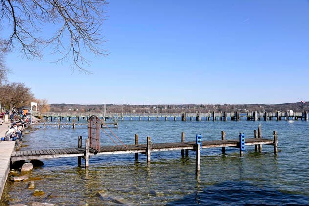 Sonntag am Starnberger See während der Ausgangsbeschränkungen wegen der Corona-Krise. Starnberg, 05.04.2020