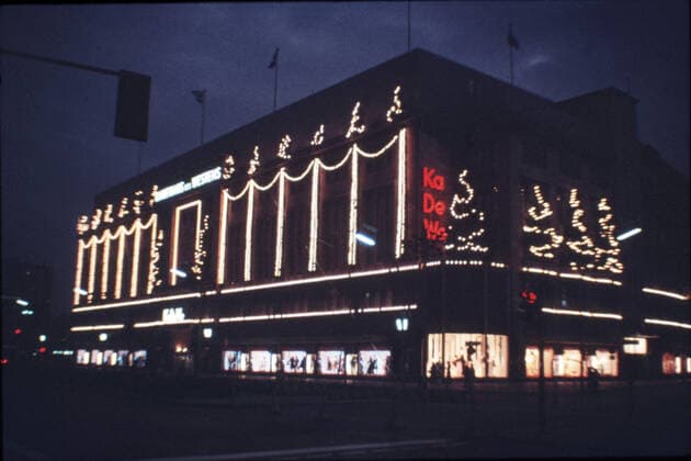 Berlin GER, Berlin, Aufnahme ca. 1966, Strassenzene, bei Nacht, KDADEWE, Kaufhaus des Westens *** Berlin GER, Berlin, shot ca 1966, street scene, at night, KDADEWE, Kaufhaus des Westens