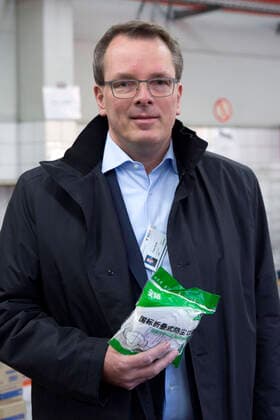 Der stellvertretende Vorsitzende des Vorstandes der KVBB Holger Rostek. Die KVBB verteilt mit Hilfe des DRK medizinische Schutzausrüstung an Ärzte im Land Brandenburg. Potsdam, 06.04.2020