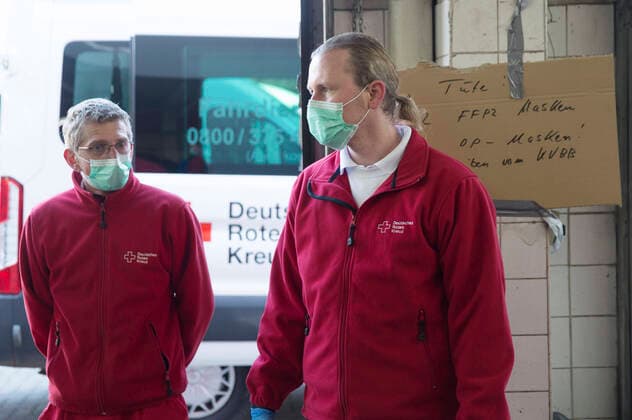 Die KVBB verteilt mit Hilfe des DRK medizinische Schutzausrüstung an Ärzte im Land Brandenburg. Potsdam, 06.04.2020