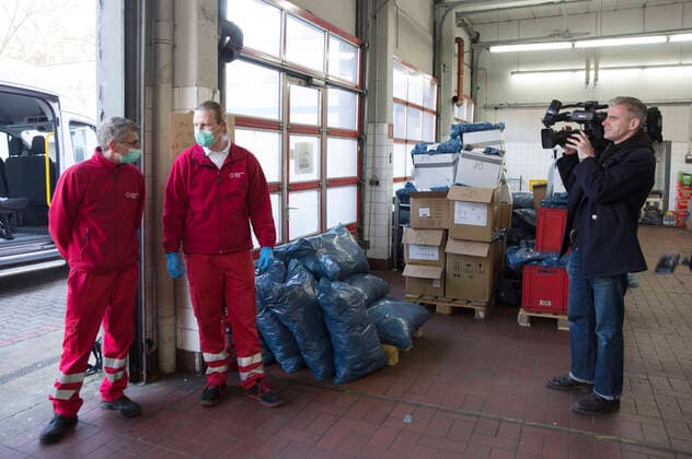 Die KVBB verteilt mit Hilfe des DRK medizinische Schutzausrüstung an Ärzte im Land Brandenburg. Potsdam, 06.04.2020