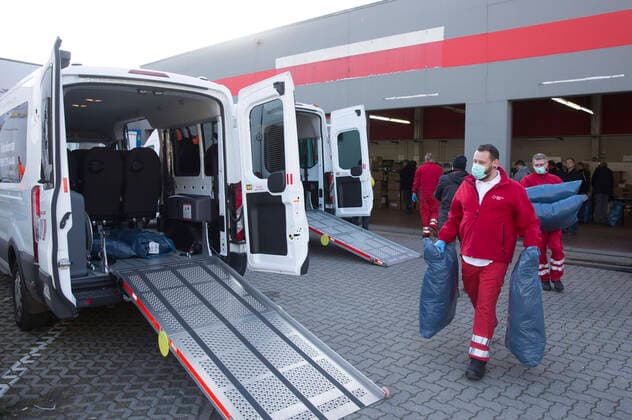 Die KVBB verteilt mit Hilfe des DRK medizinische Schutzausrüstung an Ärzte im Land Brandenburg. Potsdam, 06.04.2020