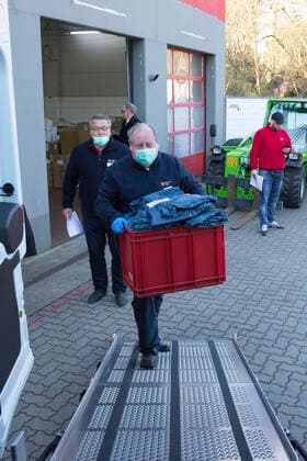Die KVBB verteilt mit Hilfe des DRK medizinische Schutzausrüstung an Ärzte im Land Brandenburg. Potsdam, 06.04.2020