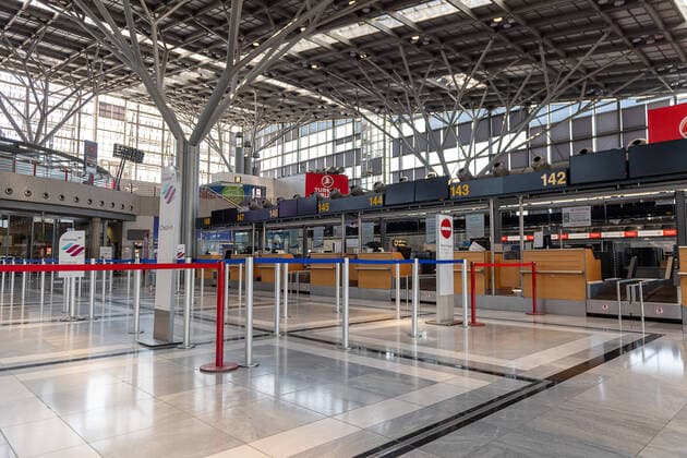 Stuttgart Themenfoto, Stockfoto, Flughafen Stuttgart, geschlossen wegen Corona, 06.04.2020 Schalterbereich geschlossen, Themenfoto, Stockfoto, Flughafen Stuttgart, geschlossen wegen Corona, 06.04.2020, Copyright: xEibner-Pressefoto SaschaxWaltherx EP_swa