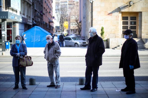 Coronavirus in Bosnien-Herzegowina, Eindrücke aus Sarajewo PXL_Pensioners 06.04.2020., Sarajevo,Bosnia and Herzegovina - For the first time after the restriction because of Covid 19 , persons over 65 are allowed to leave their home.. The decision was made because retirees have to go to their retirement in bank. People over the age of 65 can move from 8 in the morninig to 12 in the afternoon by the end of this week ArminxDurgut PIXSELL