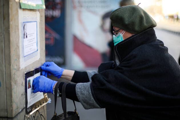 Coronavirus in Bosnien-Herzegowina, Eindrücke aus Sarajewo PXL_Pensioners 06.04.2020., Sarajevo,Bosnia and Herzegovina - For the first time after the restriction because of Covid 19 , persons over 65 are allowed to leave their home.. The decision was made because retirees have to go to their retirement in bank. People over the age of 65 can move from 8 in the morninig to 12 in the afternoon by the end of this week ArminxDurgut PIXSELL