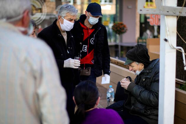 Coronavirus in Bosnien-Herzegowina, Eindrücke aus Sarajewo PXL_Pensioners 06.04.2020., Sarajevo,Bosnia and Herzegovina - For the first time after the restriction because of Covid 19 , persons over 65 are allowed to leave their home.. The decision was made because retirees have to go to their retirement in bank. People over the age of 65 can move from 8 in the morninig to 12 in the afternoon by the end of this week ArminxDurgut PIXSELL