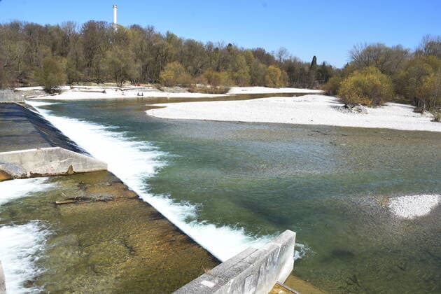 Thalkirchen-Isarauen-Flusslauf Muenchen 06.04.20 Muenchen
