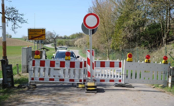 Der Grenzübergang Biringen am Mittwoch (01.04.2020) ist geschlossen. Eine Passage zwischen Deutschland und Frankreich für Fahrzeuge nicht mehr gestattet.