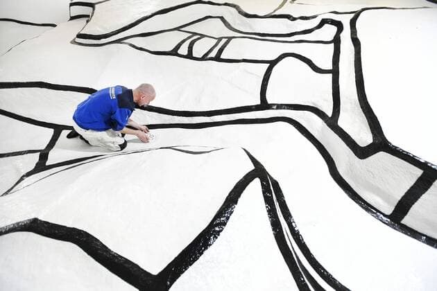 2020-04-06 11:45:20 OTTERLO - The artwork Jardin d enamel by Jean Dubuffet in the sculpture garden of Museum Kroller-Muller is being restored in Otterlo The Netherlands, 06 April 2020. Due to the corona virus, the museum will be closed until June 1, but work outside will continue. ANP PIROSCHKA VAN DE WOUW  Copyright: xx x409320498x