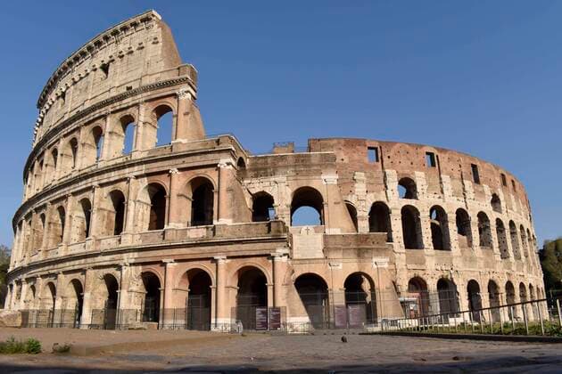 Coronavirus emergency, Colosseum and via Sacra deserti. (VALENTINA_CORNACCHIONE Fotogramma, Rome - 2020-04-06) p.s. la foto e utilizzabile nel rispetto del contesto in cui e stata scattata, e senza intento diffamatorio del decoro delle persone rappresentate  Copyright: xVALENTINA_CORNACCHIONEx xFOTOGRAMMAx