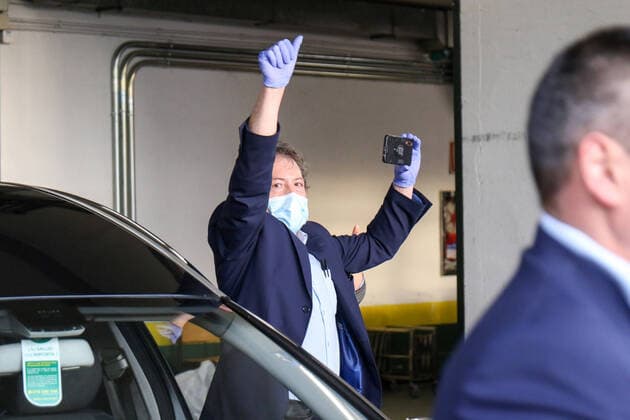 April 6, 2020, Madrid, MADRID, SPAIN: Illustration, tribute of the Local Police of Madrid to the workers of the M30 mortuary during the fourth week after the Government declared the state of alarm in Spain and recommended people to stay at home to fight coronavirus COVID-19 on April 06, 2020 in Madrid, Spain Madrid SPAIN - ZUMAa181 20200406_zaa_a181_015 Copyright: xOscarxJ.xBarrosox