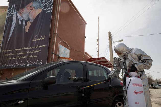April 6, 2020, Tehran, Iran: Members of the Iranian Red Crescent s Volunteers Organization wearing face masks and protective suit attend the Hameh Sin (Torkaman) mountain village for sanitizing and screening villagers who may be infected by the novel coronavirus (COVID-19) disease in eastern Tehran, Iran. Media reported that Iran is one of the most affected by pandemic COVID-19 disease caused by the SARS-CoV-2 coronavirus. According to the latest reports by the Iranian Ministry of Health, over 3,700 people have died from the coronavirus infection throughout the country. Tehran Iran - ZUMAf146 20200406_zip_f146_056 Copyright: xRouzbehxFouladix