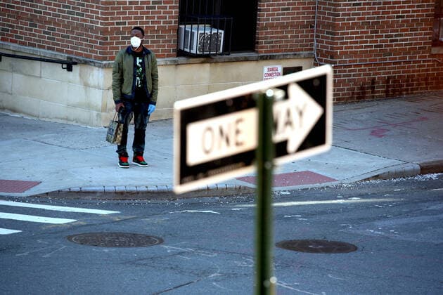 April 7, 2020, New York City, New York, US: New York City authorities, following national suggestion, has mandated that all city residents wear face masks or facial protection, either purchased or home-made while in public spaces as a defense against COVID-19 spread or defense against the novel coronavirus. New York City US - ZUMAl135 20200407_zap_l135_002 Copyright: xG.xRonaldxLopezx