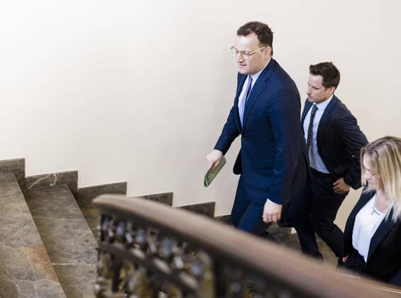 Bundesgesundheitsminister Jens Spahn (CDU) im Staatsministerium Baden-Wuerttemberg in Stuttgart am 07.04.2020. Stuttgart Germany