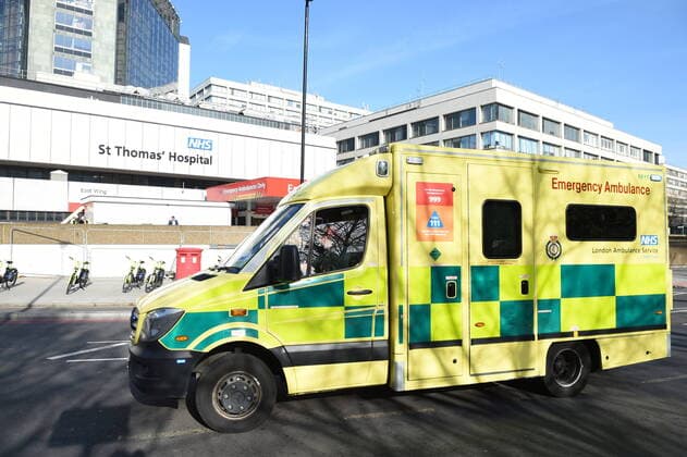 . 07 04 2020. London, United Kingdom. Coronavirus crisis. View of St Thomas Hospital in London, where Prime Minister Boris Johnson is in intensive care since last night. PM Boris Johnson has spent last night in intensive care after his coronavirus condition worsened. He was admited into St Thomas Hospital on last Sunday, 10 days after he started to feel first coronavirus symptms.  xGustavoxValientex xi-Imagesx IIM-20994-0012