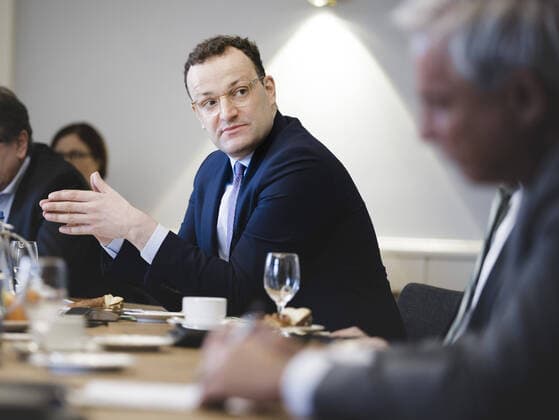 Bundesgesundheitsminister Jens Spahn (CDU) im Rahmen einer Kabinettssitzung im Staatsministerium Baden-Wuerttemberg in Stuttgart am 07.04.2020. Stuttgart Germany