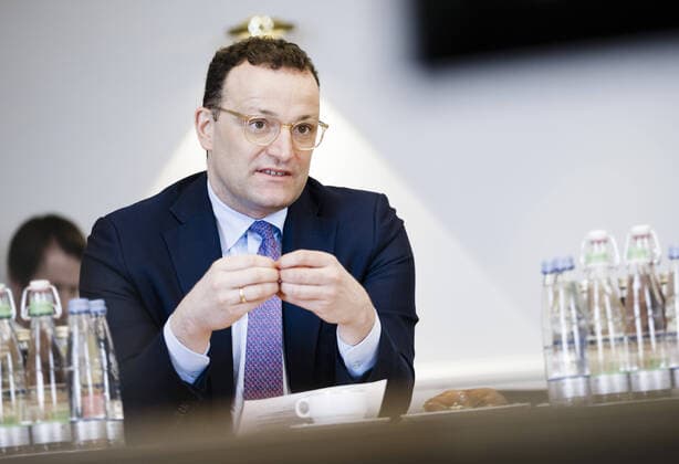 Bundesgesundheitsminister Jens Spahn (CDU) im Rahmen einer Kabinettssitzung im Staatsministerium Baden-Wuerttemberg in Stuttgart am 07.04.2020. Stuttgart Germany