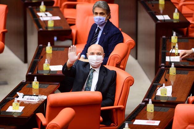 Turkish parliament members wear protective masks in Ankara, Turkey, on 7 April 2020. Turkey has confirmed 649 death and 30,17 positive cases of the coronavirus infection in the country. ( Copyright: DepoxPhotos 16714718