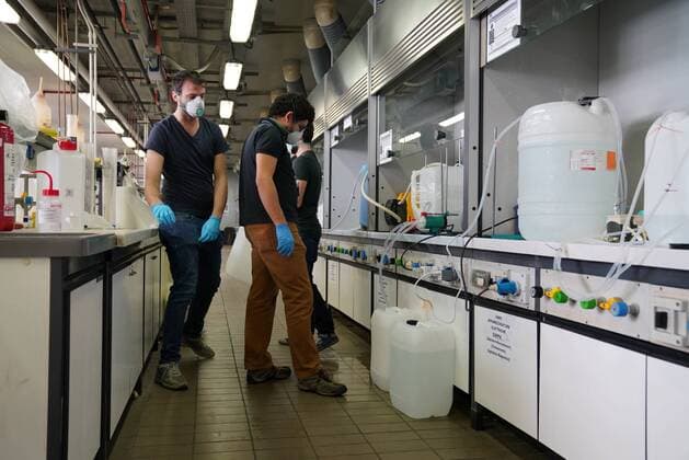 Milan, Coronavirus, Department of Chemistry, Material and Engineering Giulio Natta Polytechnic University of Milan where Professor Maria Pia Pedeferri and PhD students prepare 3300 liters of Hygienizing Gel to be given to the Civil Protection of all Lombardy (Duilio Piaggesi Fotogramma, Milan - 2020-04-07) p.s. la foto e utilizzabile nel rispetto del contesto in cui e stata scattata, e senza intento diffamatorio del decoro delle persone rappresentate  Copyright: xDuilioxPiaggesix xFOTOGRAMMAx
