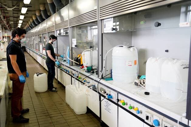 Milan, Coronavirus, Department of Chemistry, Material and Engineering Giulio Natta Polytechnic University of Milan where Professor Maria Pia Pedeferri and PhD students prepare 3300 liters of Hygienizing Gel to be given to the Civil Protection of all Lombardy (Duilio Piaggesi Fotogramma, Milan - 2020-04-07) p.s. la foto e utilizzabile nel rispetto del contesto in cui e stata scattata, e senza intento diffamatorio del decoro delle persone rappresentate  Copyright: xDuilioxPiaggesix xFOTOGRAMMAx