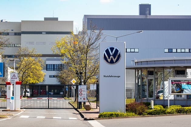 Hannover, VW Logo, Symbolfoto, VWN Werk Hannover Stöcken, *** Hanover, VW logo, symbol photo, VWN factory Hanover sticks,