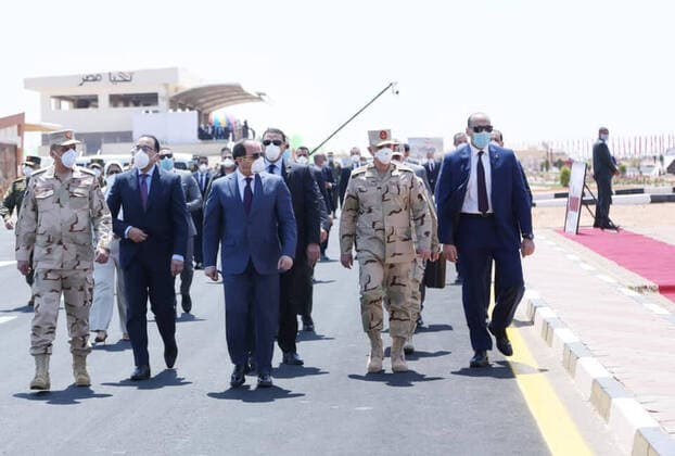 April 7, 2020, Cairo, Cairo, Egypt: Egyptian President Abdel Fattah el-Sisi, inspects the readiness of the armed forces personnel, equipment and crews to help the civil sector in the country to combat the spread of the coronavirus disease (COVID-19) in Cairo, Egypt on April 7, 2020 Cairo Egypt - ZUMAap3_ 20200407_zaf_ap3_051 Copyright: xEgyptianxPresidentxOfficex