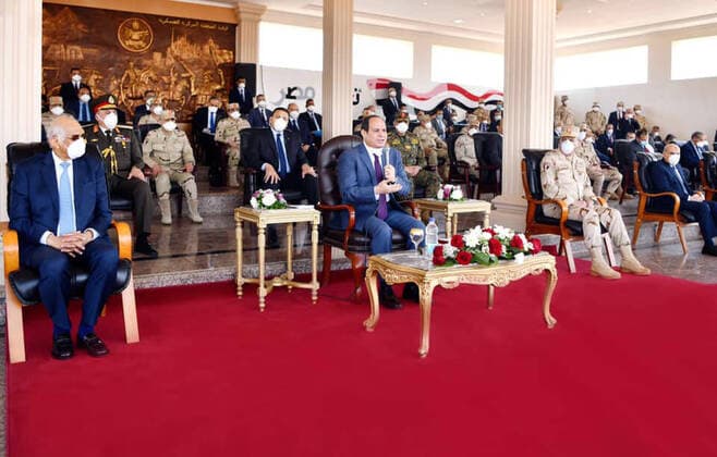 April 7, 2020, Cairo, Cairo, Egypt: Egyptian President Abdel Fattah el-Sisi, inspects the readiness of the armed forces personnel, equipment and crews to help the civil sector in the country to combat the spread of the coronavirus disease (COVID-19) in Cairo, Egypt on April 7, 2020 Cairo Egypt - ZUMAap3_ 20200407_zaf_ap3_057 Copyright: xEgyptianxPresidentxOfficex