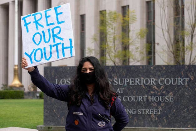 April 7, 2020, Los Angeles, California, U.S: Amid fears of the coronavirus pandemic, protesters drive their cars and trucks in a noisy procession in otherwise mostly silent, empty streets in downtown Los Angeles, Tuesday, April 7, 2020. The demonstration is designed to persuade county leaders to release the incarcerated from detention centers into homes where they can be monitored away from jails that have become breeding grounds for the virus. Los Angeles U.S. - ZUMAc68_ 20200407_zaf_c68_008 Copyright: xRingoxChiux