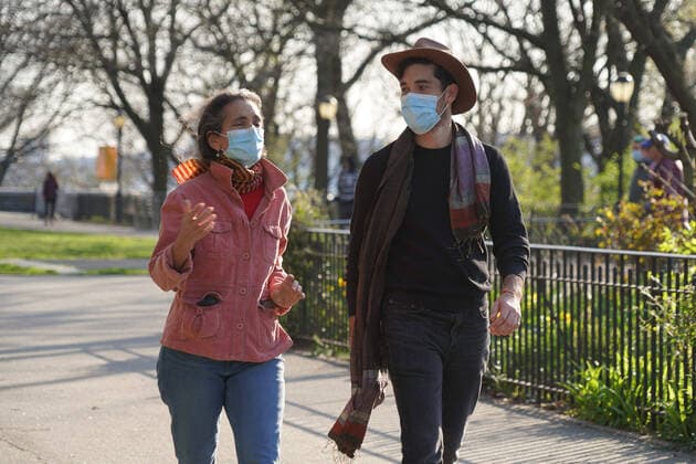 April 7, 2020, New York, New York, USA: New Yorkers take to the park, using social distancing and wearing masks during Covid19 Pandemic.Riverside Park, NYC.April 7, 2020.Photos by New York USA - ZUMAms4_ 20200407_zaf_ms4_023 Copyright: xSoniaxMoskowitzx